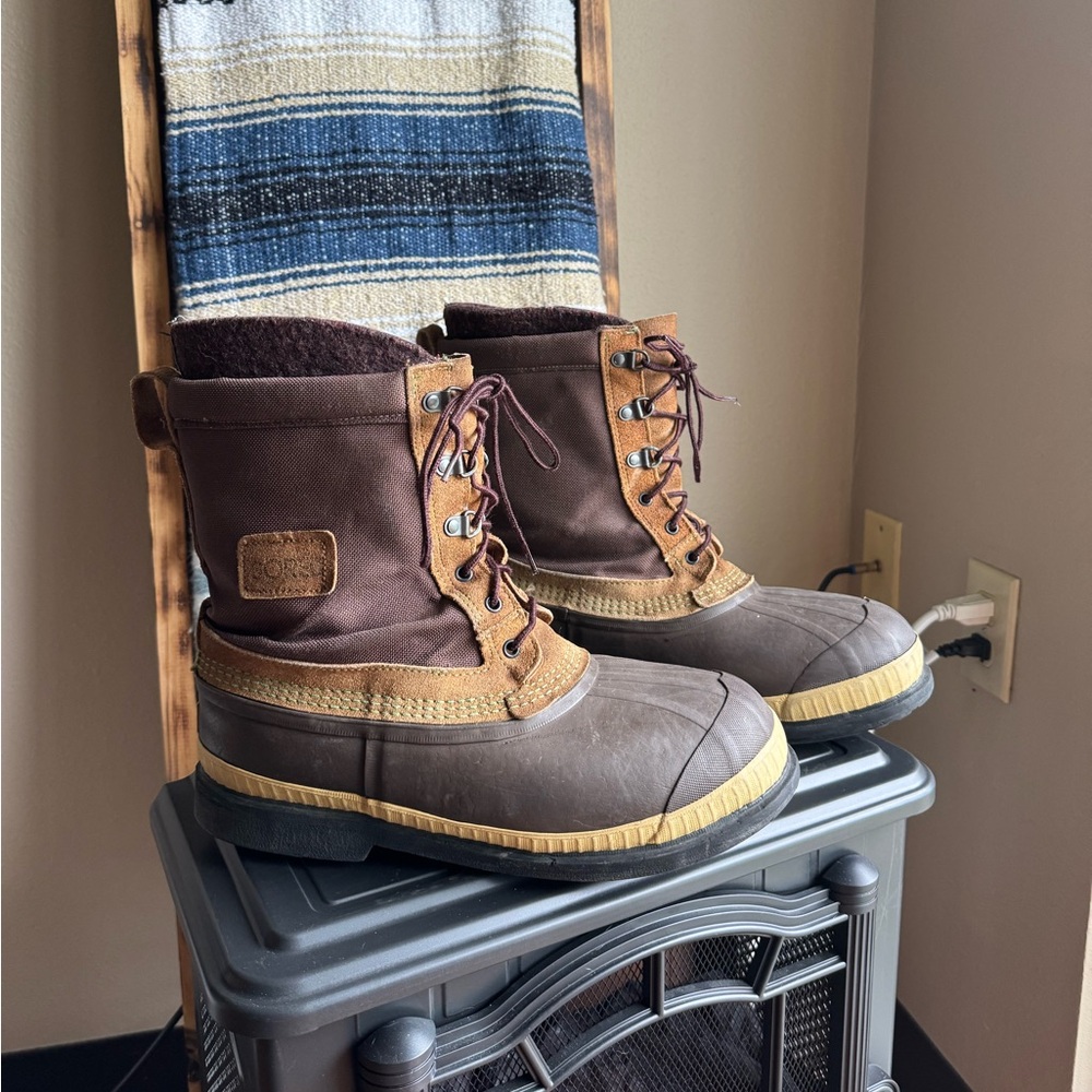 MEN’s SOREL KAUFMAN INSULATED BOOTS